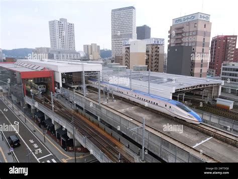 大阪駅から敦賀駅：鉄道旅の魅力と文化的考察